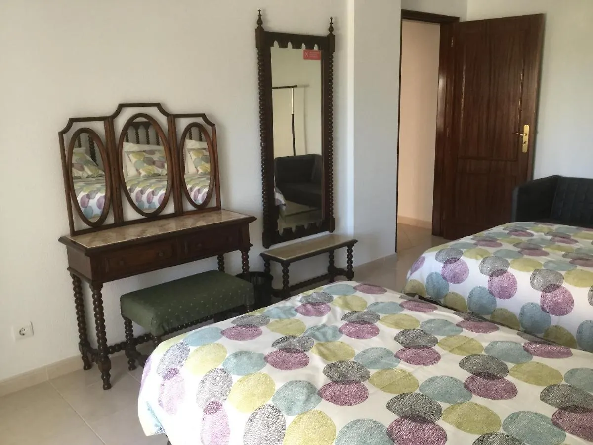 Olinda'S Two Bedroom Apartment Lagos 0*,