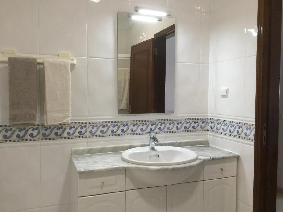 Olinda'S Two Bedroom Apartment Lagos 0*,